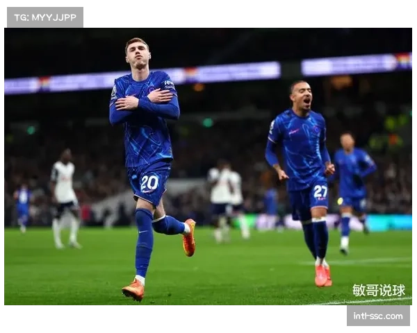 经典重现：朗斯主场再次响起欧冠主题曲，致敬球队欧战历史